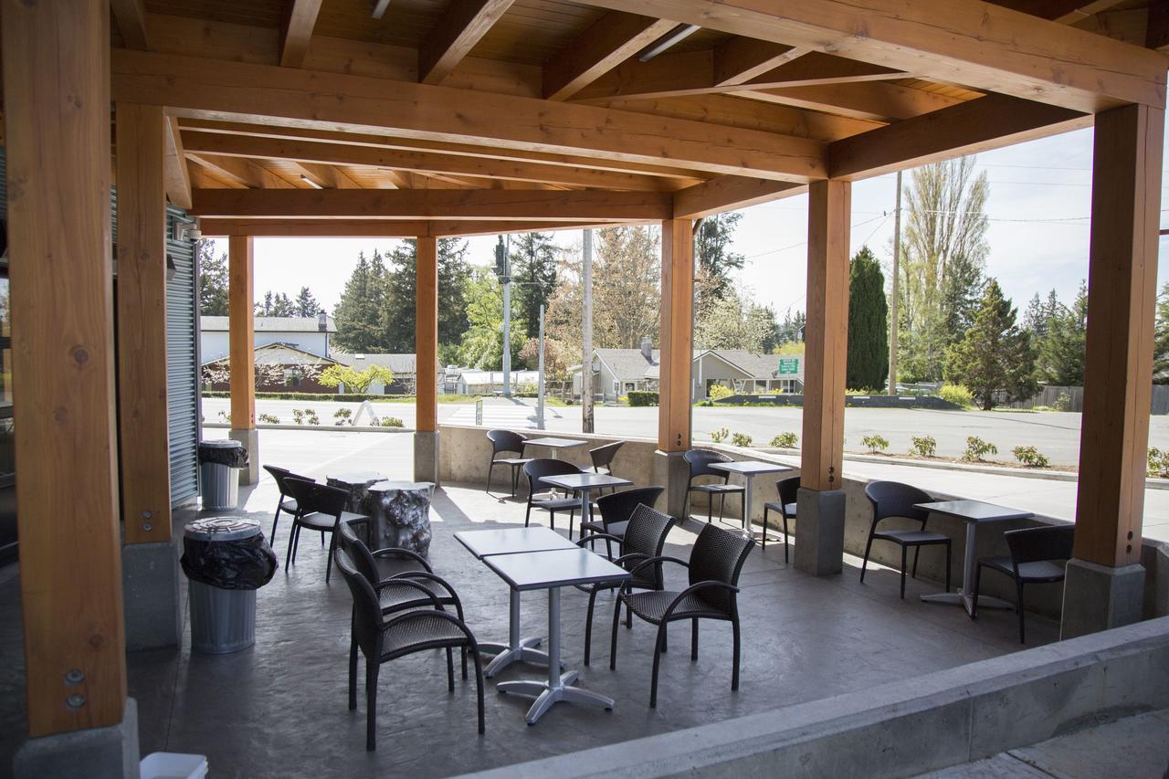 Pacific Point Market And Suites Powell River Dış mekan fotoğraf