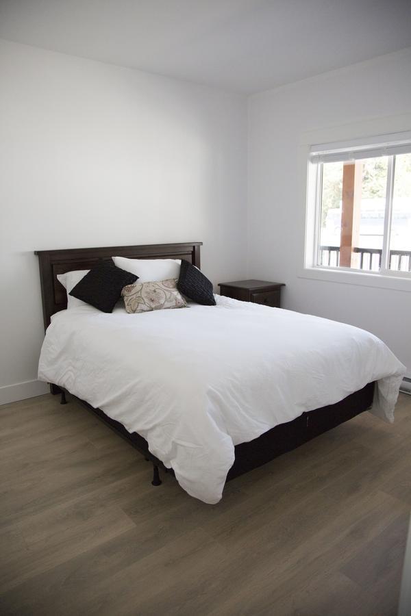 Pacific Point Market And Suites Powell River Dış mekan fotoğraf